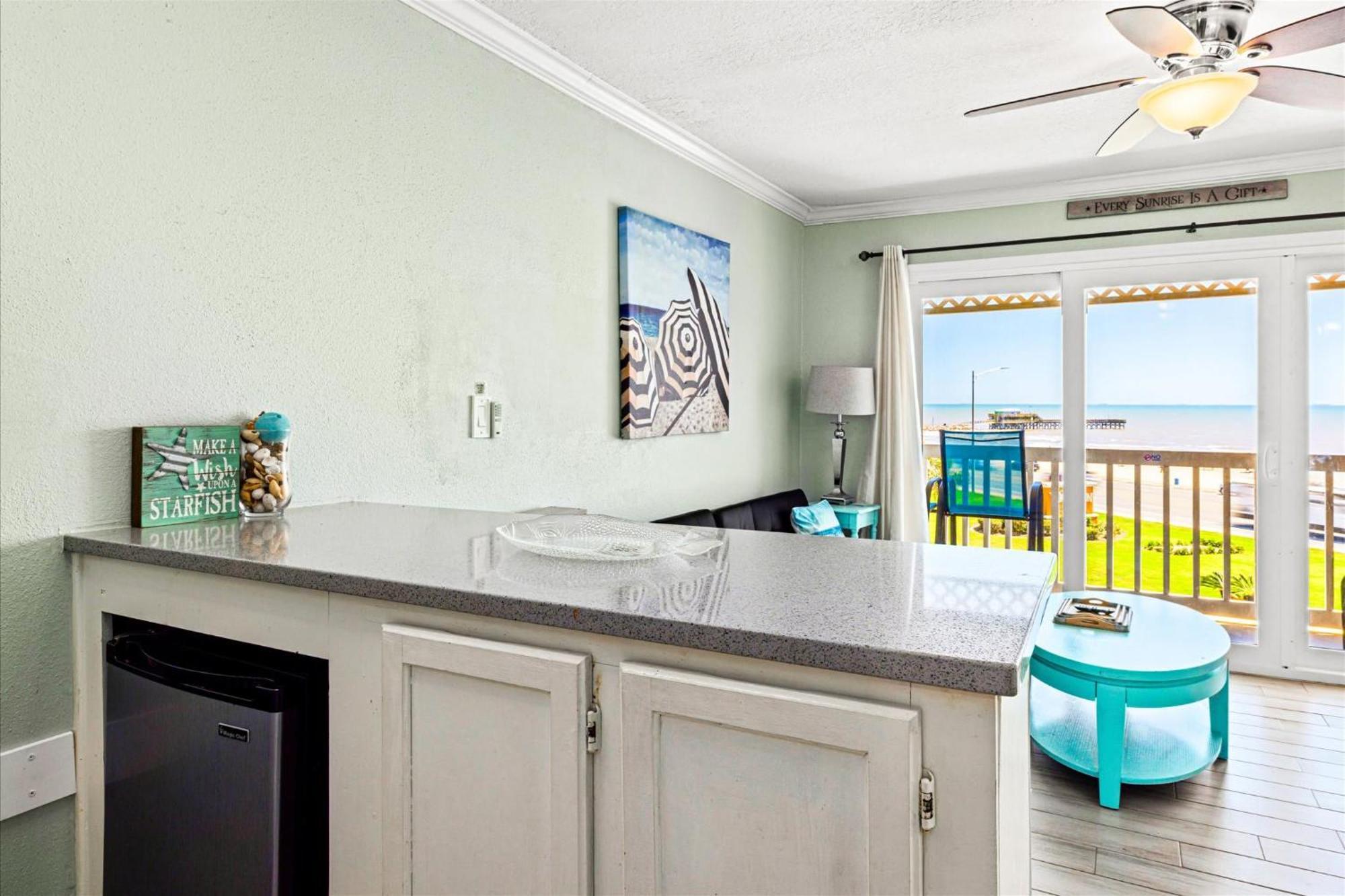 Charming Waterfront Condo Galveston Esterno foto