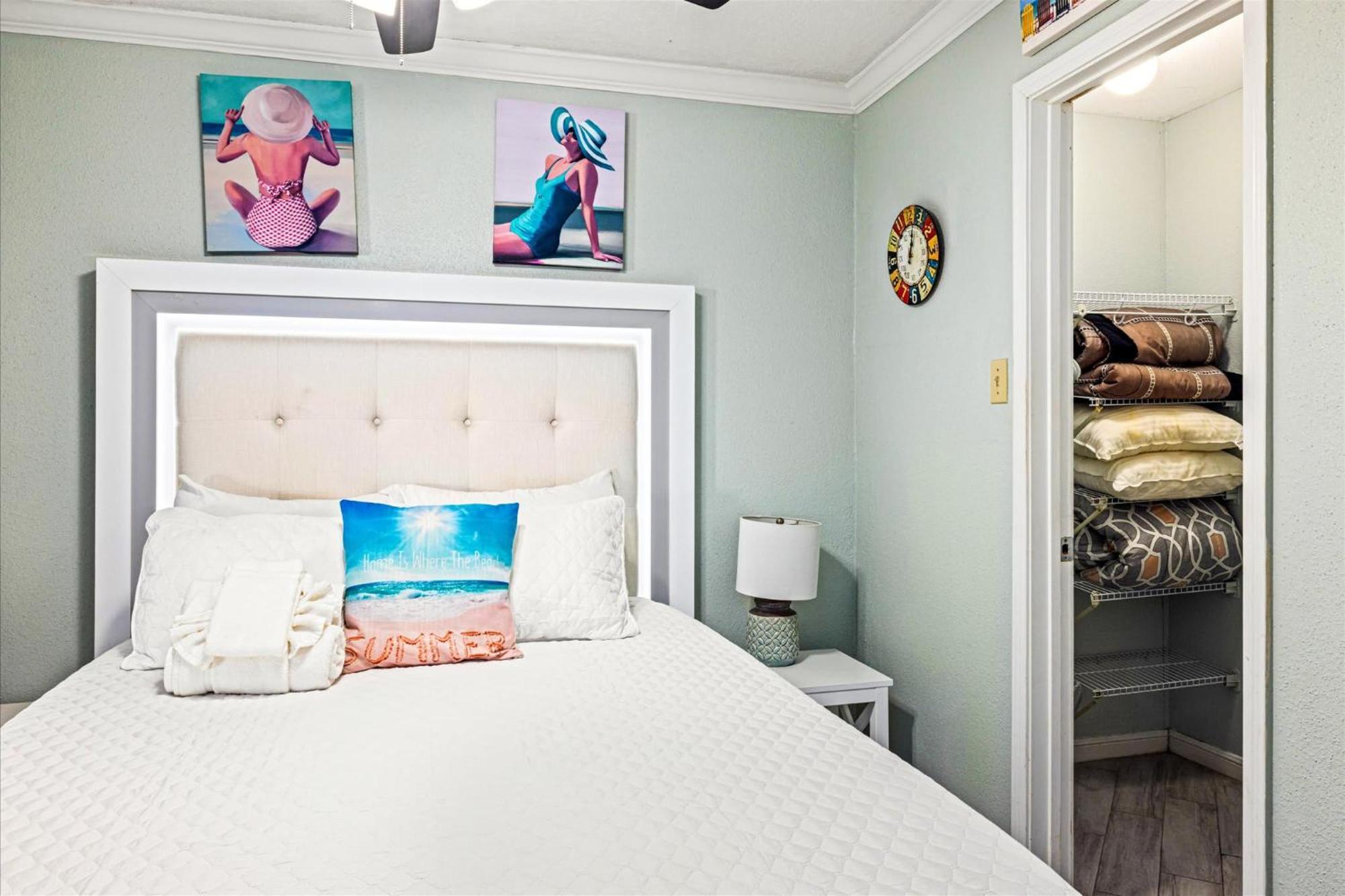 Charming Waterfront Condo Galveston Esterno foto